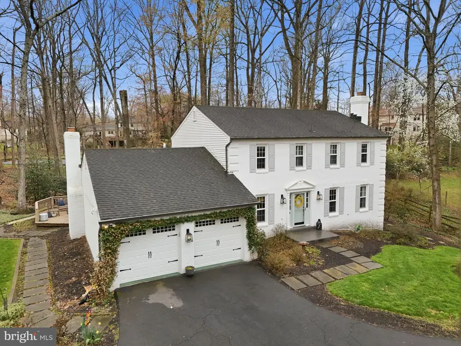 11123 Clara Barton Dr, Fairfax Station, VA 22039 - #3