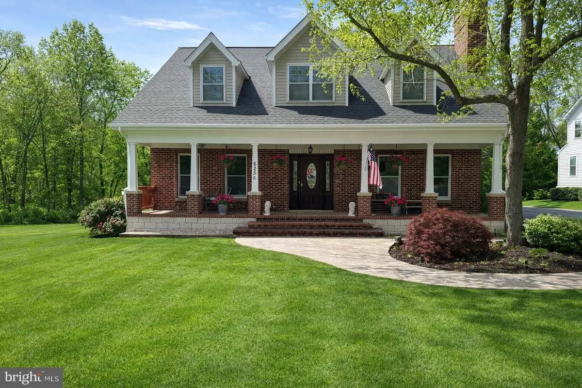 6256 Woodfair Dr, Fairfax Station, VA 22039 - #1