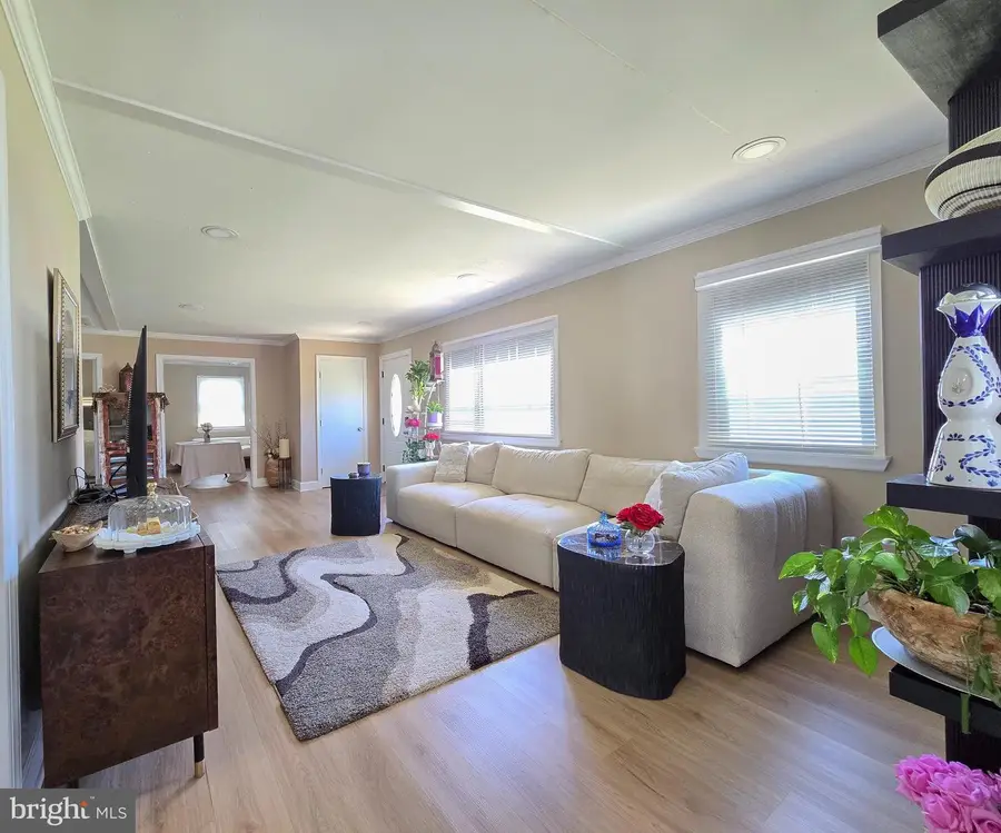 6421 Inwood Dr, Springfield, VA 22150 - #3