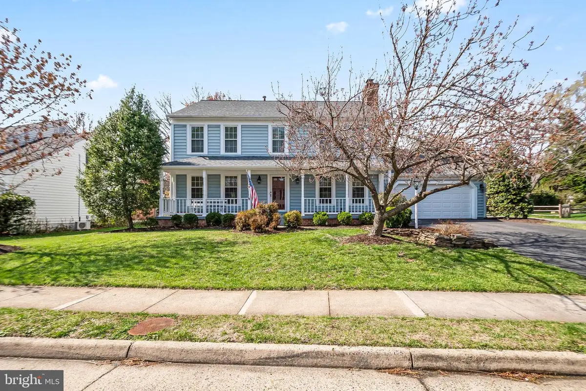 8942 Kenilworth Dr, Burke, VA 22015 - #1