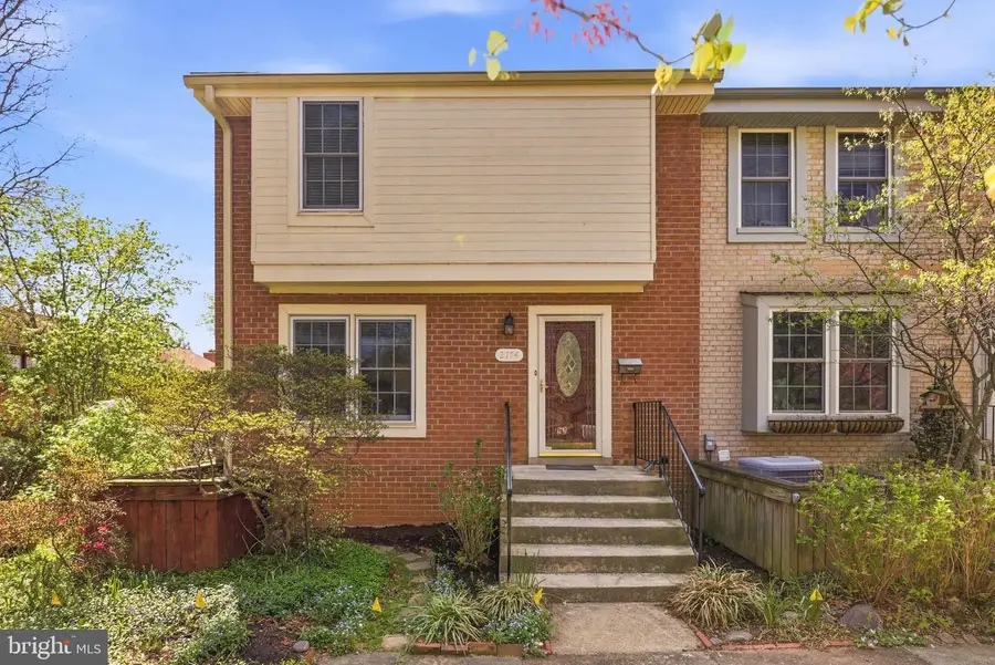 2174 Golf Course Dr, Reston, VA 20191 - #2