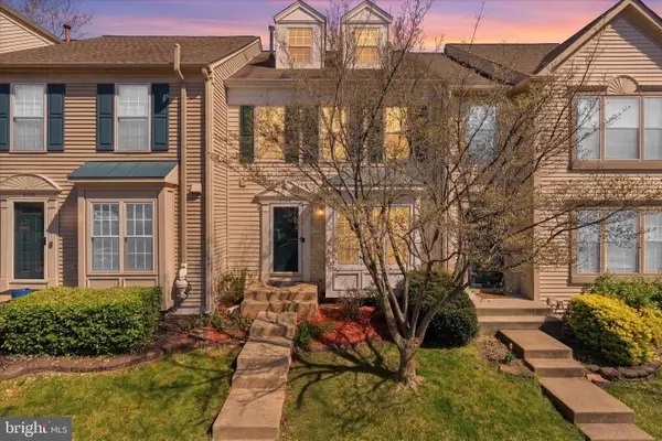 6005 Raina Dr, CENTREVILLE, VA 20120