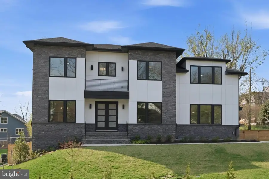 6511 Ivy Hill Dr, McLean, VA 22101 - #2