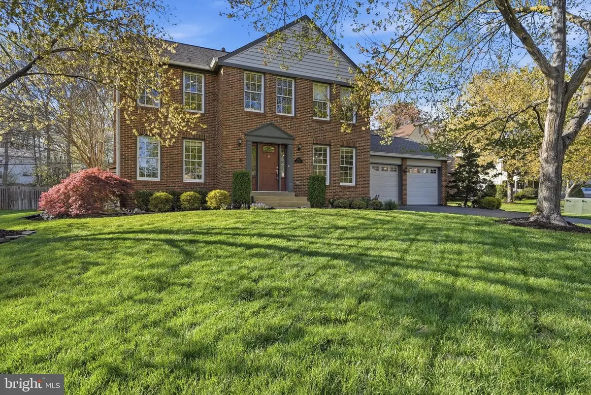 5612 Kemp Ln, Burke, VA 22015 - #1