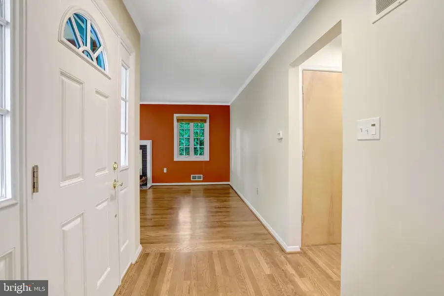 2106 Basset St, Alexandria, VA 22308 - #3