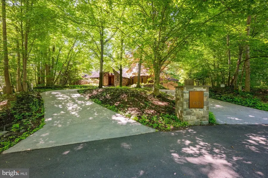 7575 Potomac Falls Rd, McLean, VA 22102 - #3