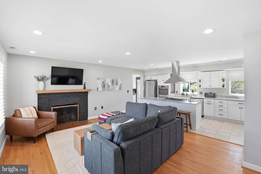 2209 Rollins Dr, Alexandria, VA 22307 - #2