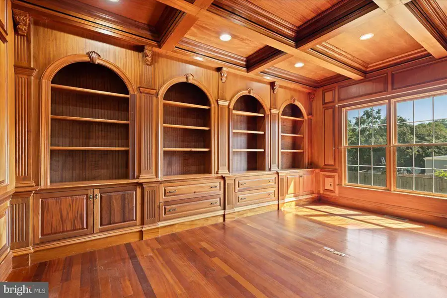 8813 Oak Leaf Dr, Alexandria, VA 22309 - #2