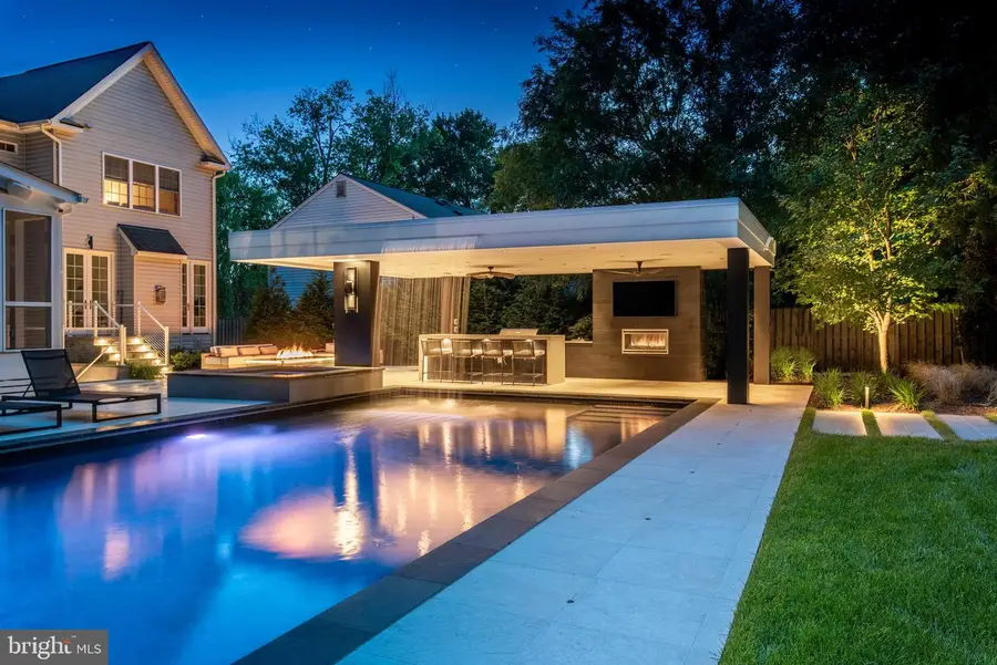 6130 Ramshorn Dr, McLean, VA 22101 - #2