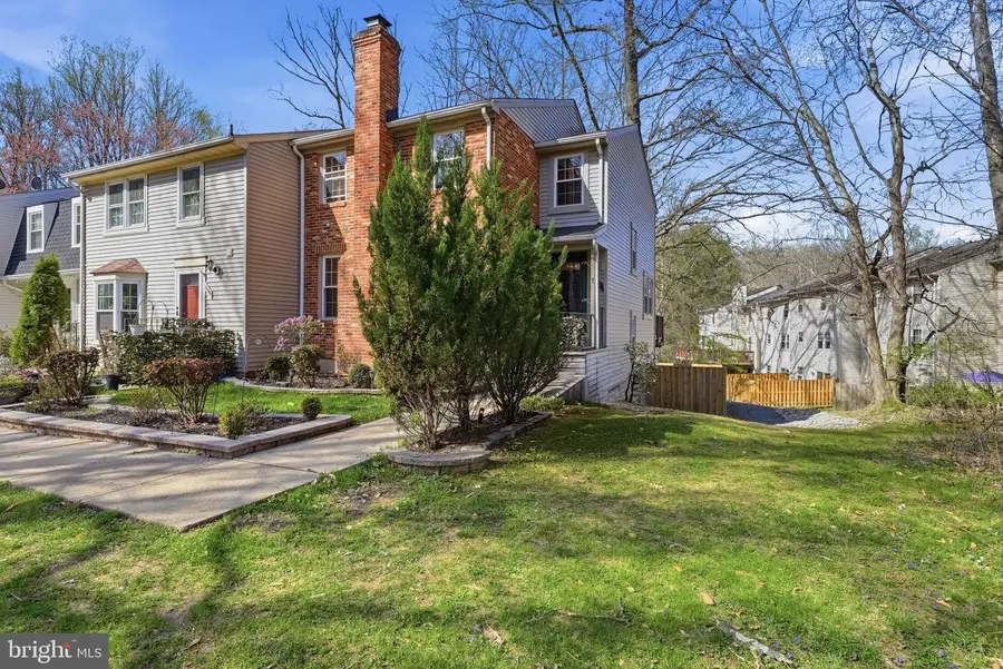 10097 Chestnut Wood Ln, Burke, VA 22015 - #2