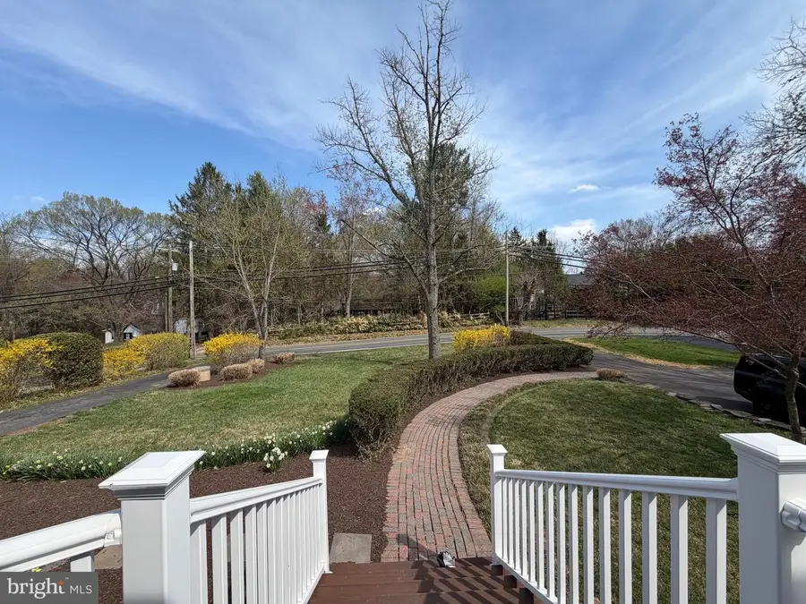 822 Walker Rd, Great Falls, VA 22066 - #2