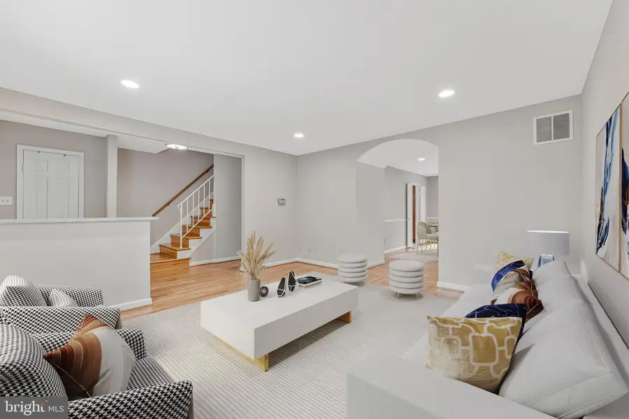 3126 Barnard Ct, Fairfax, VA 22031 - #3