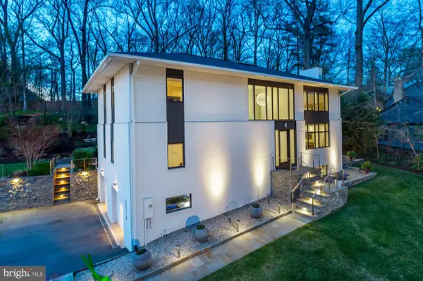 6016 Chesterbrook Rd, MCLEAN, VA 22101