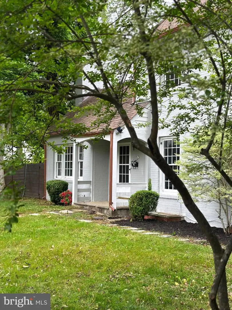 6012 Pike Branch Dr, Alexandria, VA 22310 - #1