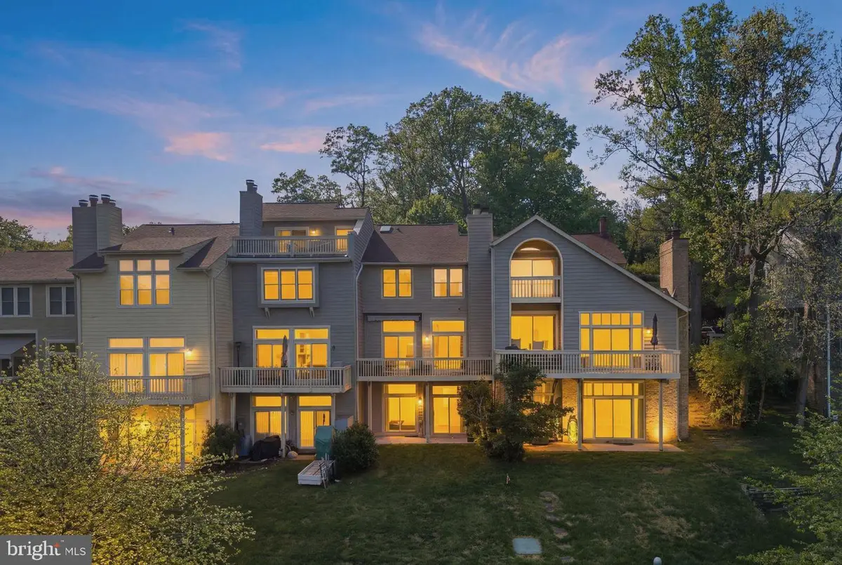 11163 Lake Chapel Ln, Reston, VA 20191 - #1