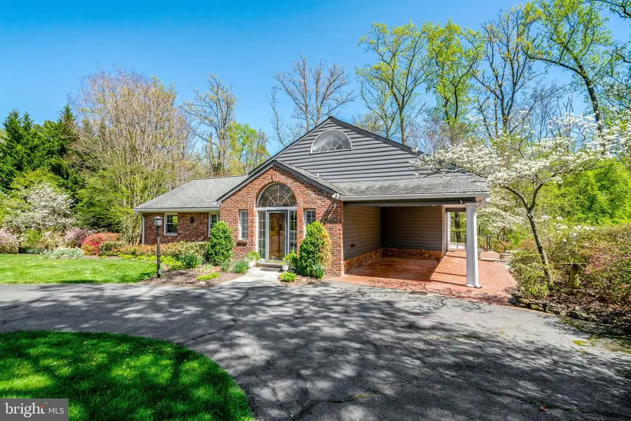 4221 Oak Hill Dr, Annandale, VA 22003 - #2