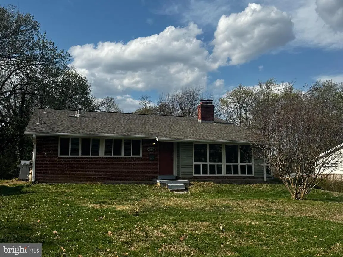 4526 Roundhill Rd, Alexandria, VA 22310 - #1