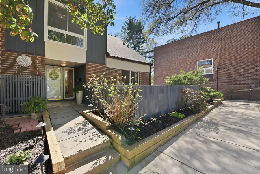 11556 Links Dr, Reston, VA 20190 - #2