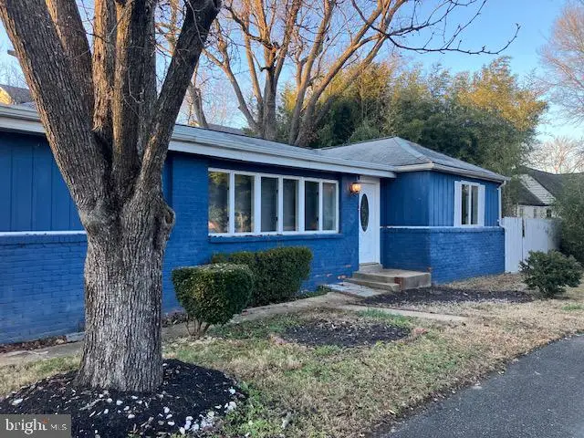 8106 Fort Hunt Rd, Alexandria, VA 22308 - #1