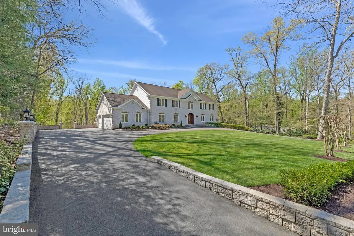 8611 Brook Rd, McLean, VA 22102 - #1