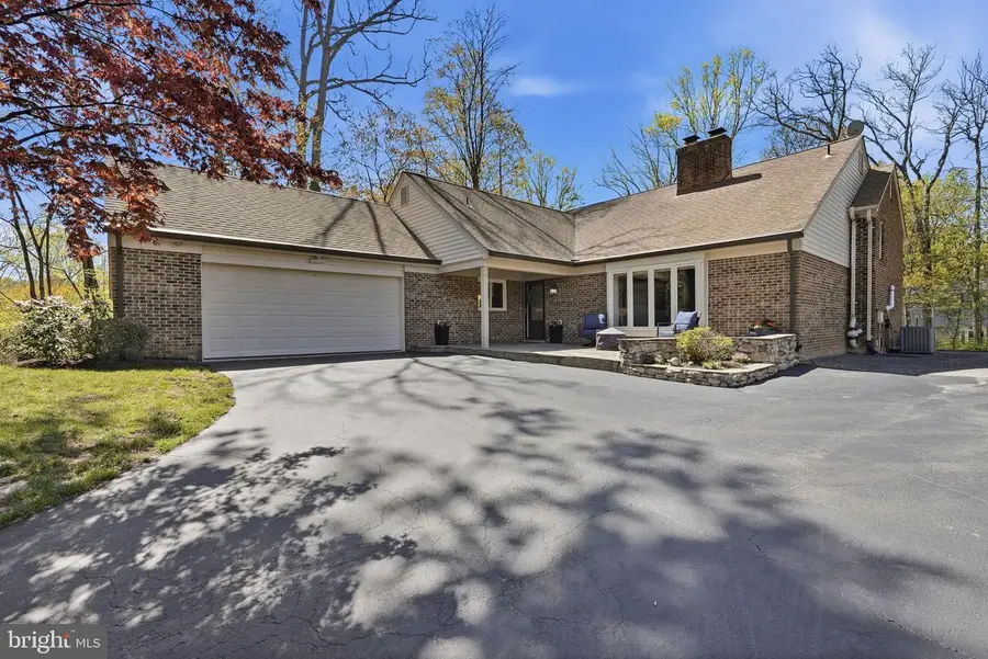 5006 Pheasant Ridge Rd, Fairfax, VA 22030 - #2