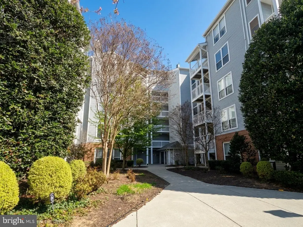 3176 Summit Square Dr #4-e4, Oakton, VA 22124 - #1