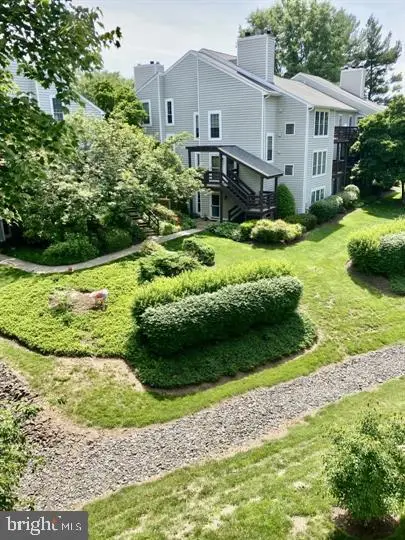 10087 Oakton Terrace Rd, Oakton, VA 22124 - #2