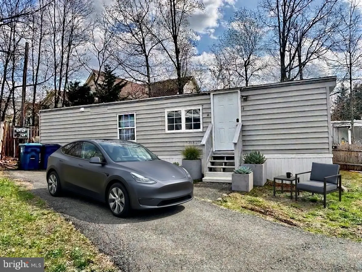 11209 Mobile Dr, Fairfax, VA 22030 - #1