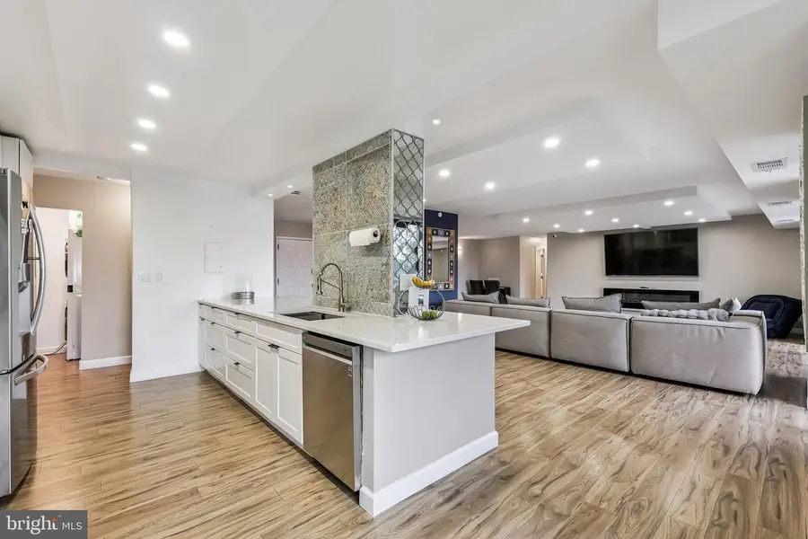 8380 Greensboro Dr #118, McLean, VA 22102 - #3