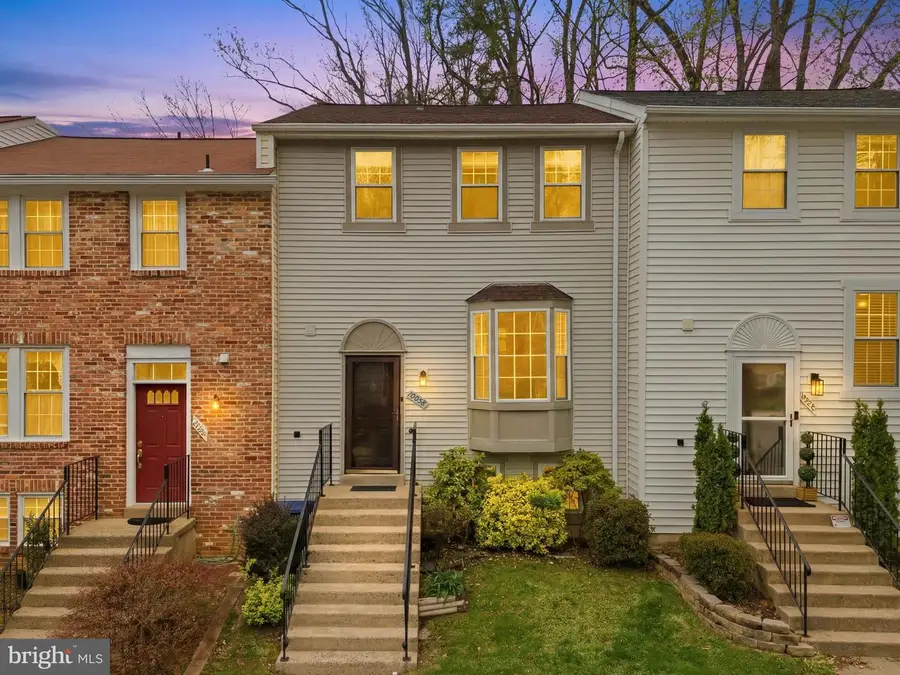 10058 Chestnut Wood Ln, Burke, VA 22015 - #2