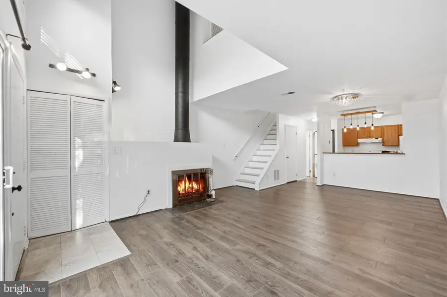 3914 Woodhue Pl #6, Alexandria, VA 22309 - #3