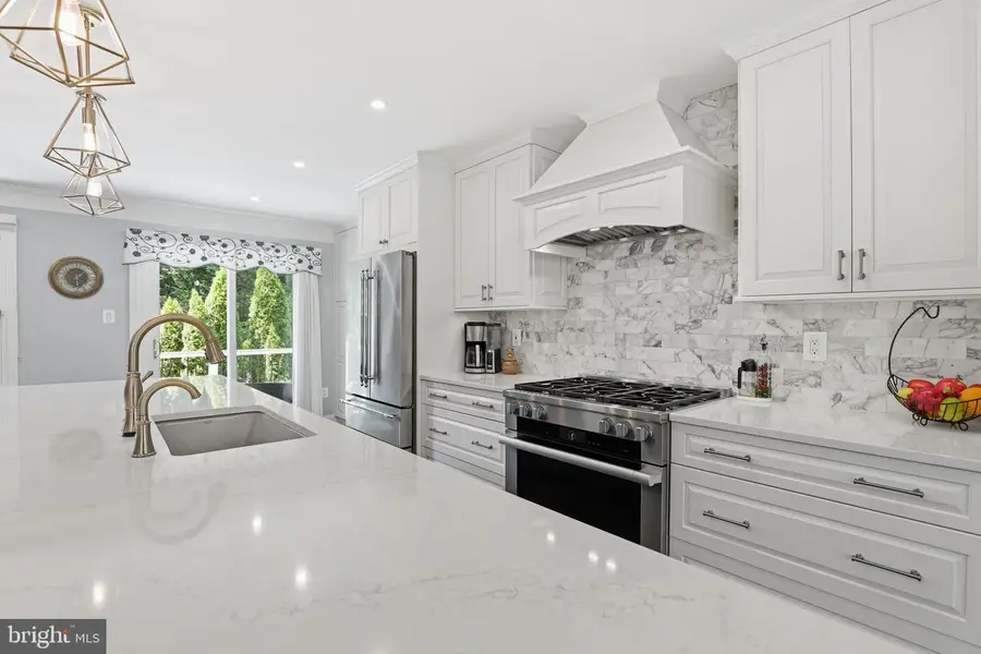 10106 Nadine Dr, Vienna, VA 22181 - #2