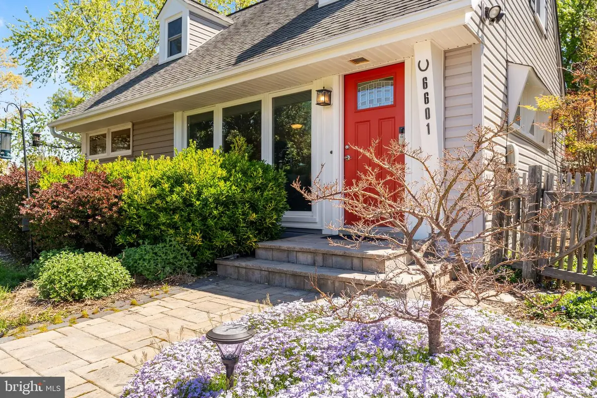 6601 Cavalier Dr, Alexandria, VA 22307 - #1
