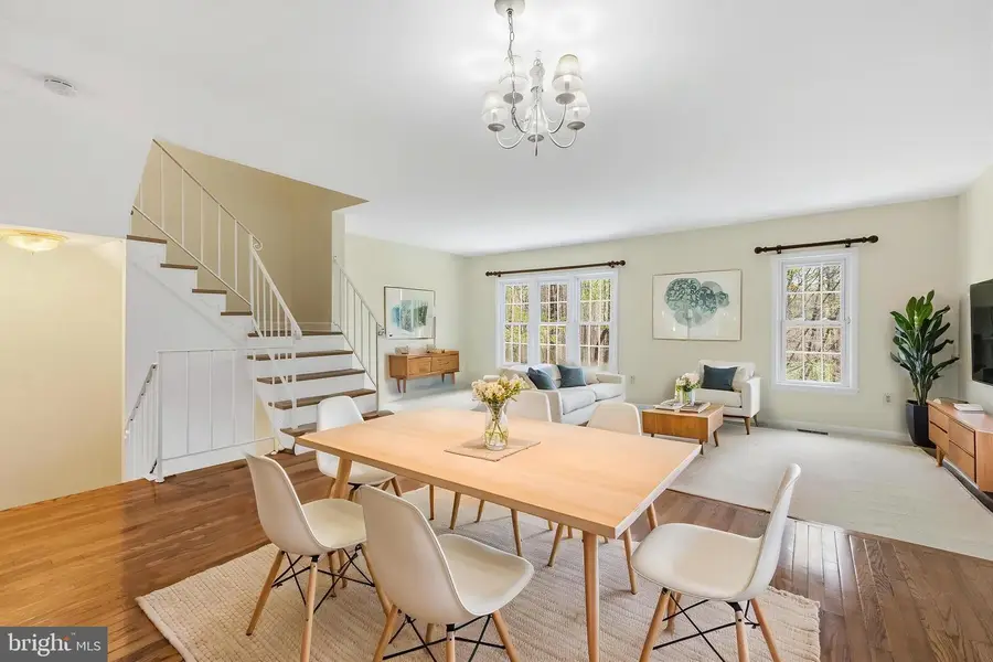 8955 Omega Ct, Springfield, VA 22152 - #3