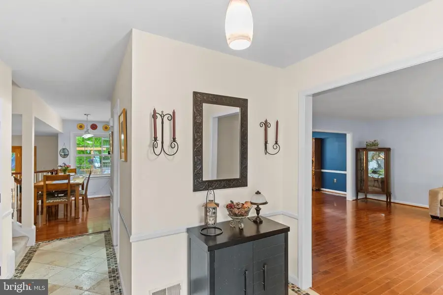 7710 Wilbur Ct, Springfield, VA 22153 - #3