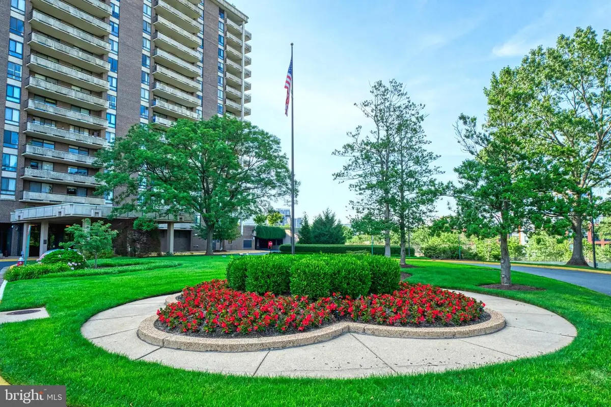 1800 Old Meadow Rd #218, McLean, VA 22102 - #1