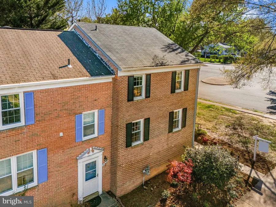 9535 Burdett Rd, Burke, VA 22015 - #2