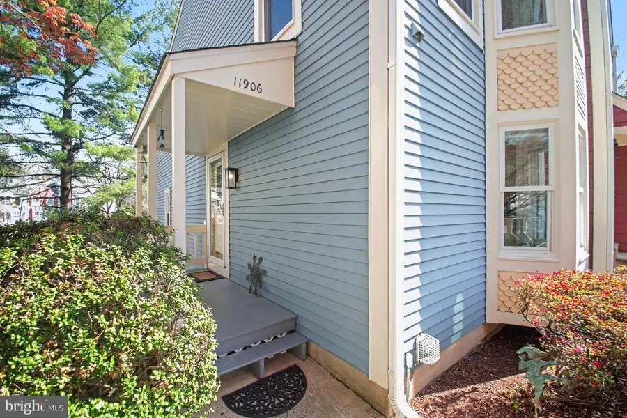 11906 Crosswind Ct, Reston, VA 20194 - #2