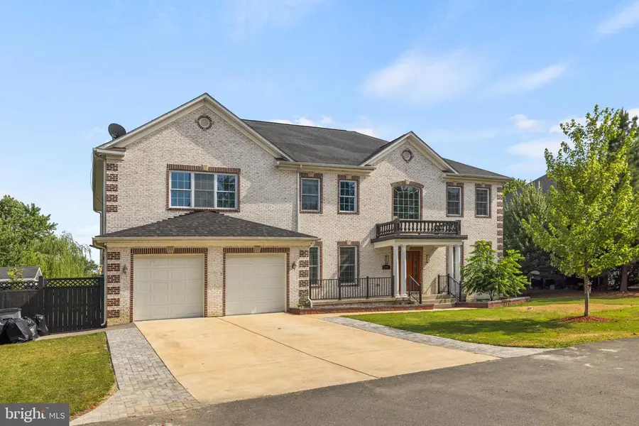 2411 Stokes Ln, Alexandria, VA 22307 - #3