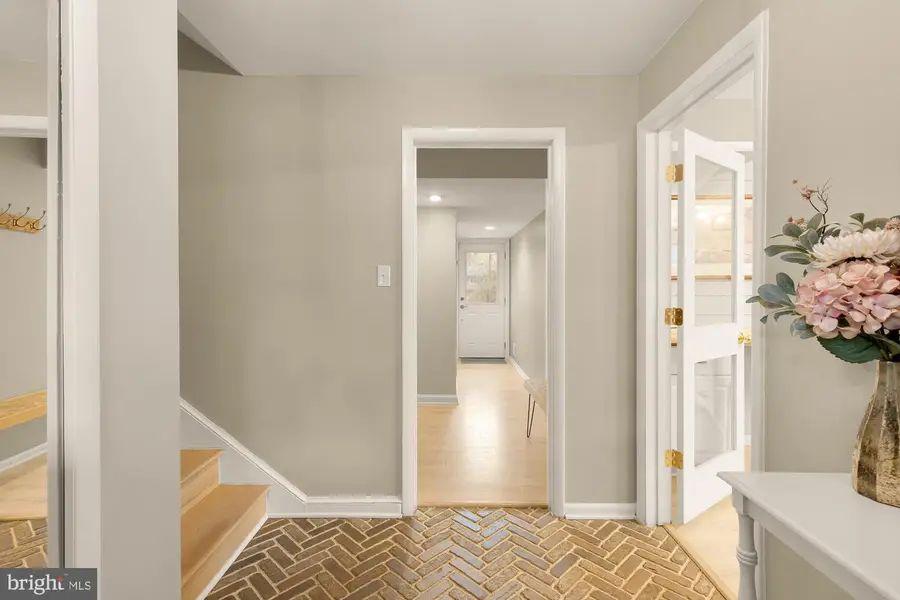 2504 Fauquier Ln, Reston, VA 20191 - #2