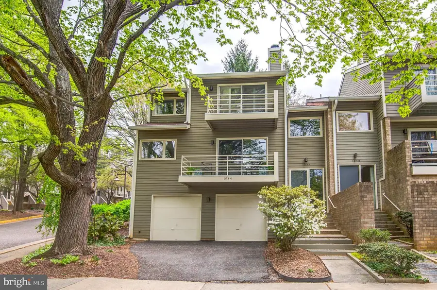 1944 Lakeport Way, Reston, VA 20191 - #2