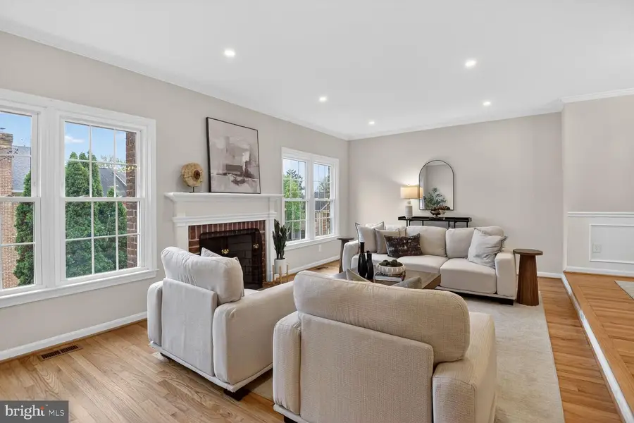 3005 Meeting St, Falls Church, VA 22044 - #3