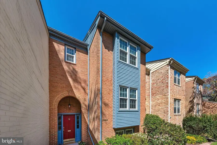 1968 Hopewood Dr, Falls Church, VA 22043 - #2