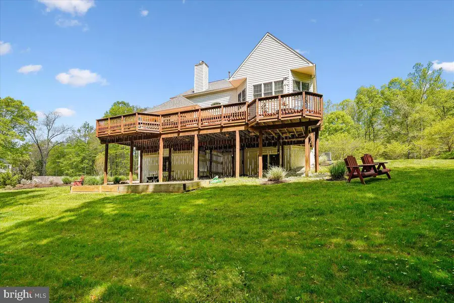 8220 Roseland Dr, Fairfax Station, VA 22039 - #3