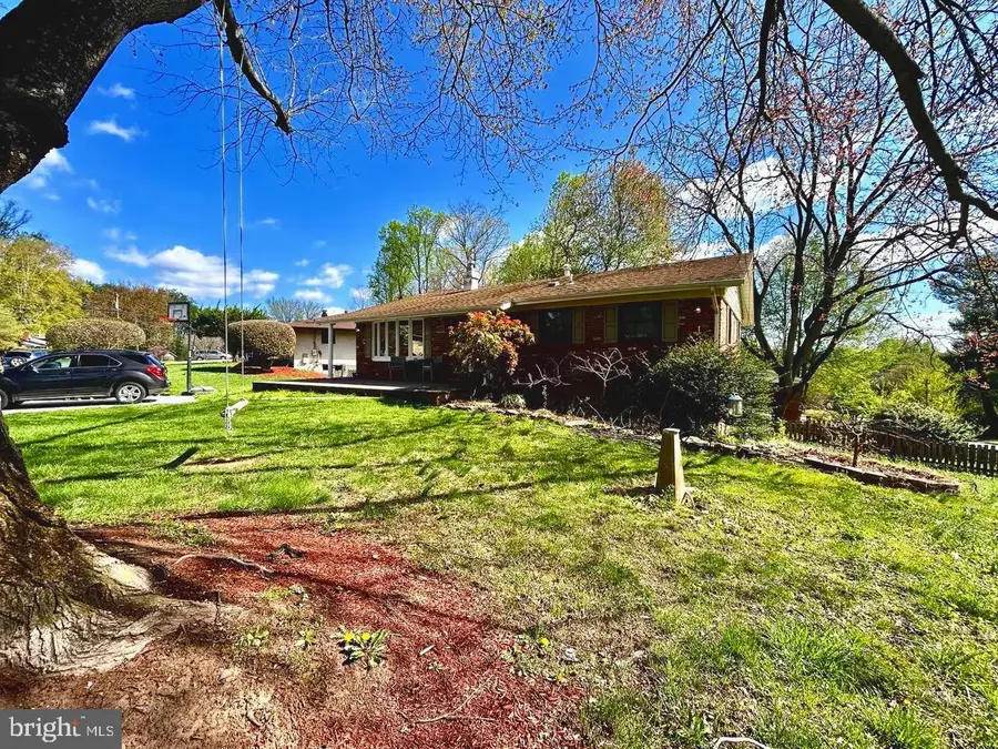 3715 Moss Dr, Annandale, VA 22003 - #3