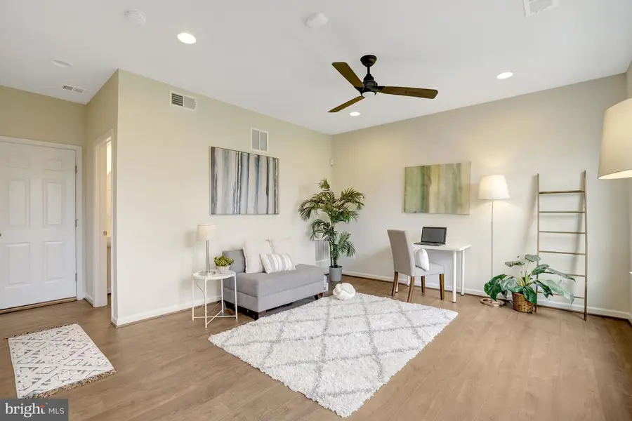 8374 Sallyport St, Lorton, VA 22079 - #3