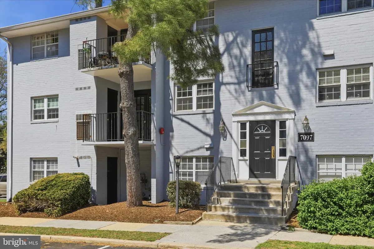 7097 Spring Garden Dr #101, Springfield, VA 22150 - #1
