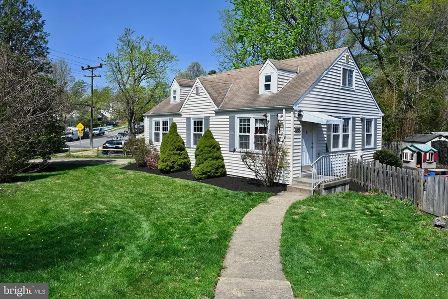 6936 Regent Ln, Falls Church, VA 22042 - #2