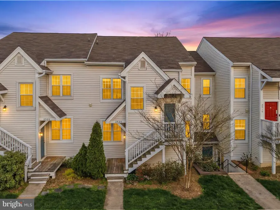 2822 Yarling Ct #2822, Falls Church, VA 22042 - #2