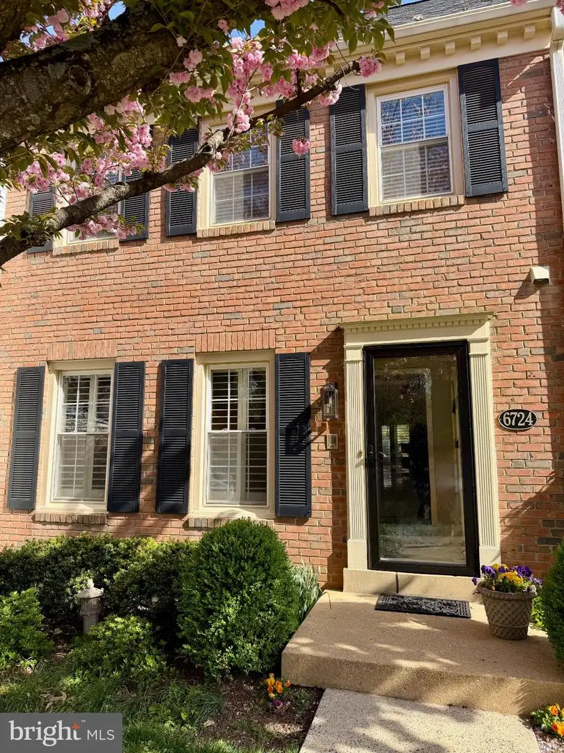 6724 Melrose Dr, McLean, VA 22101 - #1